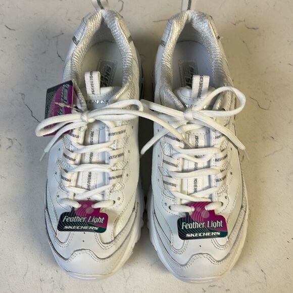Skechers WOMEN'S D'Lites - Fresh Start Size 9, White, Like New - Picture 2 of 16